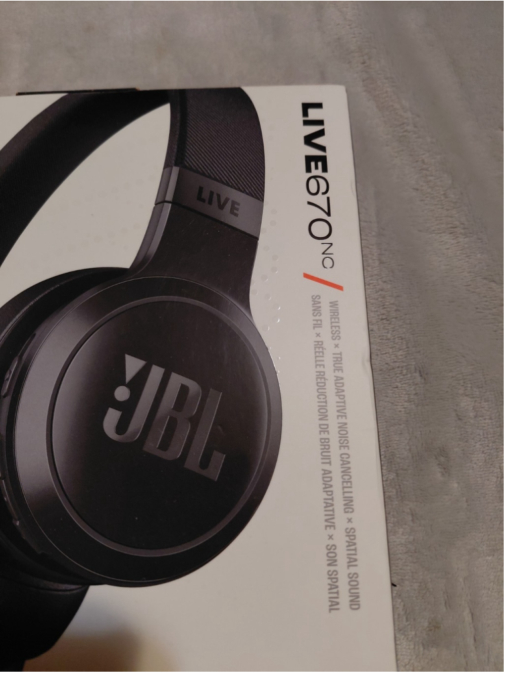 JBL Live 670NC, Wireless On-Ear Headphones with True Adaptive Noise Cancelling - Picture 3 of 5